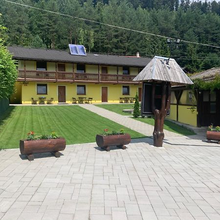 Miroslav Bednar-Bedomir Hotel Huta Екстериор снимка